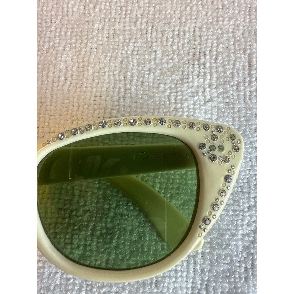 Vintage 50s Cream with Rhinestone Embellishment Cat eye Sunglasses by Grantly